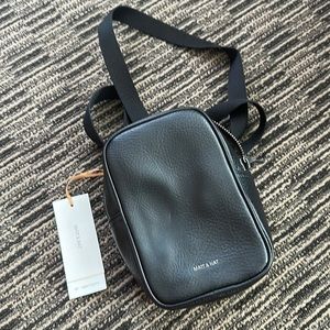 Matt & Nat Leni crossbody body (black)